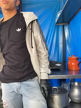 Snapshot of diegoand0911 chatting on March 30, 2026, 2:40 pm diegoand0911 online show from March 30, 2026, 2:40 pm