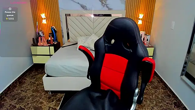 KAROLLJONES1 online show from January 17, 2026, 8:01 pm