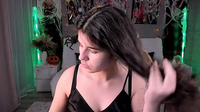 AnoraDark online show from October 11, 2025, 6:28 pm