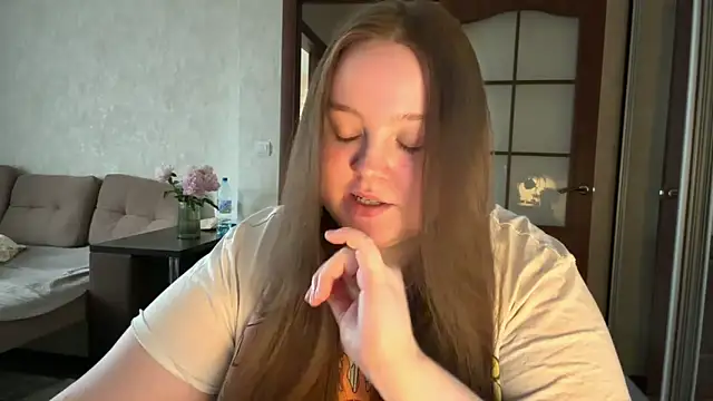 Alice898 online show from May 14, 2026, 2:46 pm