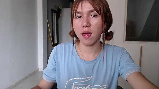 Snapshot of Dolly_Peach_ chatting on September 18, 2025, 6:32 pm Dolly Peach  online show from September 18, 2025, 6:32 pm