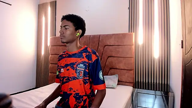 FYKMOR 1 online show from September 26, 2025, 3:43 am