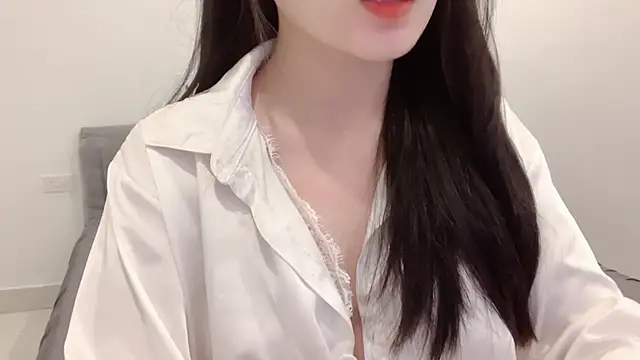    Lily    online show from June 17, 2026, 4:30 pm