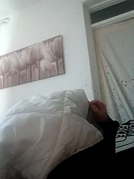 Snapshot of handsome8inchh chatting on March 18, 2026, 2:37 am handsome8inchh online show from March 18, 2026, 2:37 am