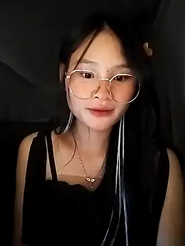 saronla 03 online show from September 28, 2025, 3:17 pm