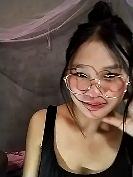 saronla 03 online show from November 30, 2025, 7:01 am