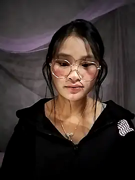 saronla 03 online show from December 4, 2025, 7:17 am