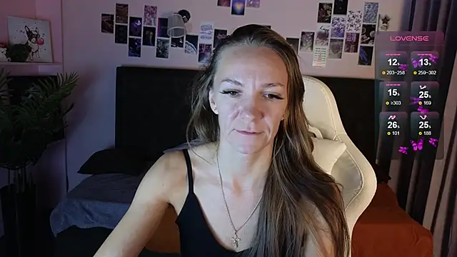 Jesica mooon online show from October 9, 2025, 1:25 am