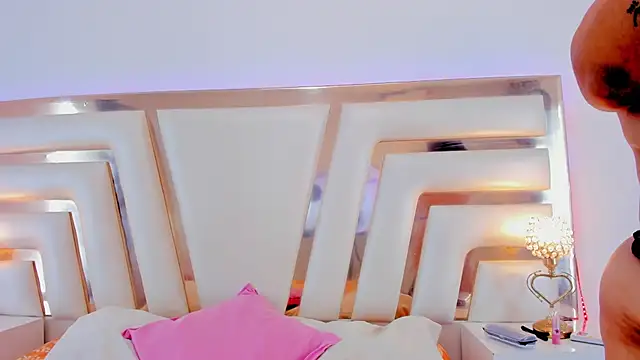 GeminisClark online show from November 27, 2025, 1:13 pm