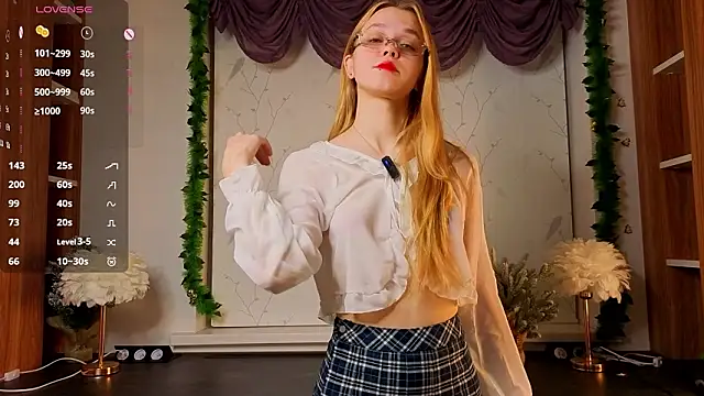 Snapshot of TomokoRocha chatting on February 10, 2026, 1:10 am TomokoRocha online show from February 10, 2026, 1:10 am