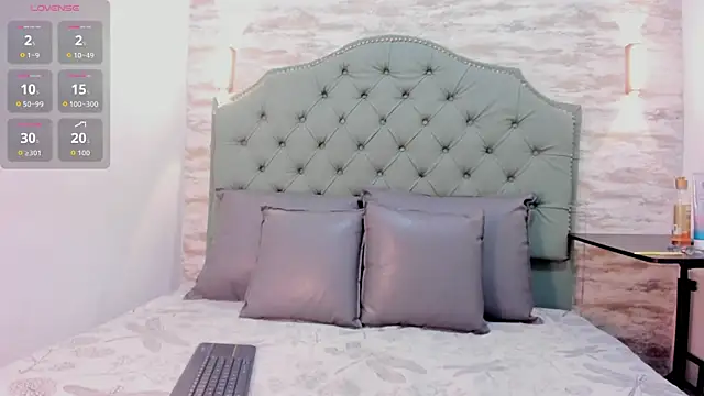 Mistt Mia online show from September 14, 2025, 12:26 pm