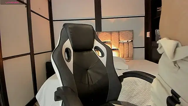 Snapshot of SamaraAnders_ chatting on February 5, 2026, 6:18 am SamaraAnders online show from February 5, 2026, 6:18 am