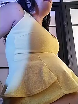 Snapshot of SamaraAnders_ chatting on February 12, 2026, 5:02 am SamaraAnders online show from February 12, 2026, 5:02 am