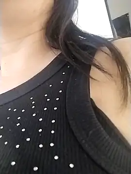 Snapshot of SamaraAnders_ chatting on February 22, 2026, 5:08 am SamaraAnders online show from February 22, 2026, 5:08 am