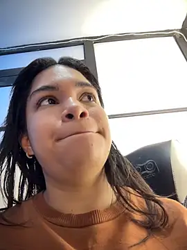 Snapshot of SamaraAnders_ chatting on March 20, 2026, 5:12 am SamaraAnders online show from March 20, 2026, 5:12 am