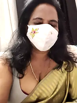 Snapshot of mallu-lover chatting on January 17, 2026, 3:17 pm mallu-lover online show from January 17, 2026, 3:17 pm