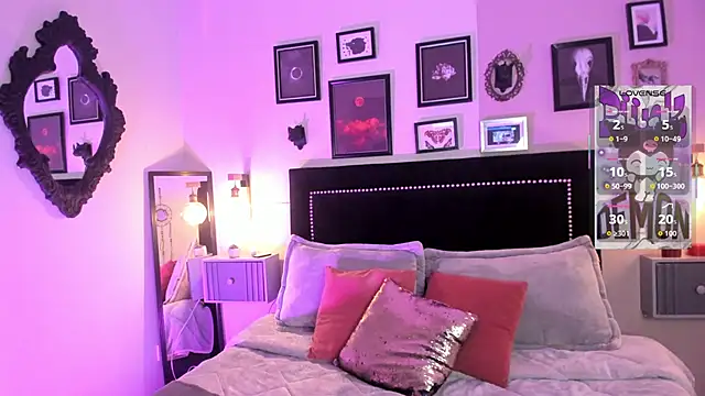 Snapshot of pinkk_deemon chatting on May 24, 2026, 1:05 pm pinkk deemon online show from May 24, 2026, 1:05 pm