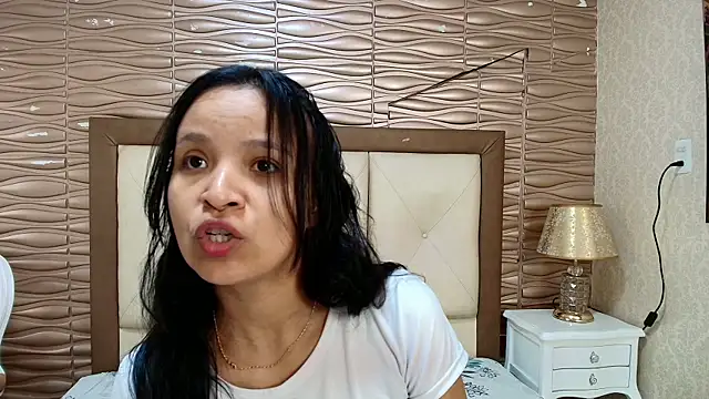 Miladiosa online show from May 15, 2026, 12:01 pm