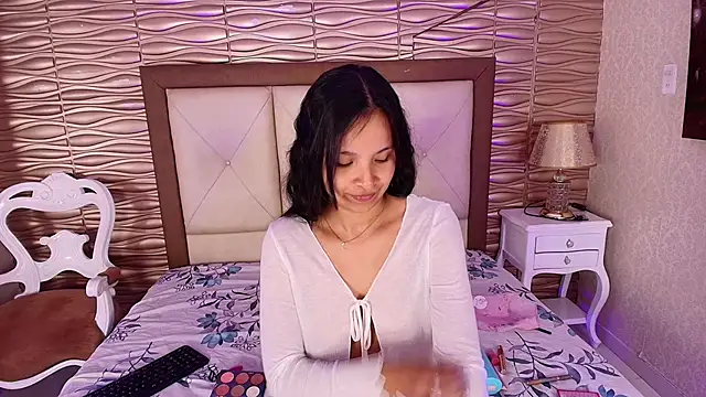 Miladiosa online show from May 26, 2026, 12:12 pm