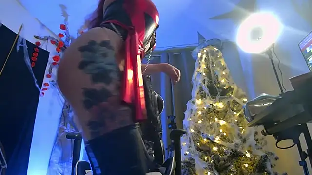 lunnaa  online show from November 6, 2025, 2:56 am