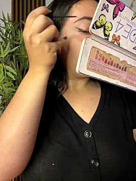 Snapshot of sara_roy04_ chatting on September 18, 2025, 3:52 am sara roy04  online show from September 18, 2025, 3:52 am