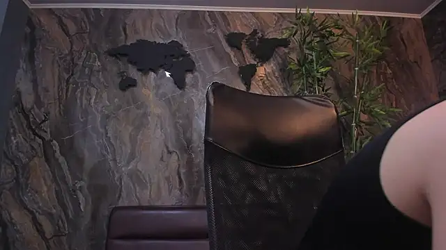 Eryonbradley online show from February 20, 2026, 11:32 am