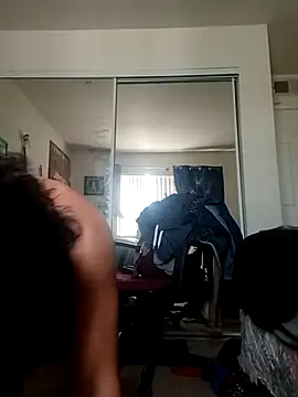 SimoneSays online show from April 15, 2026, 7:43 pm