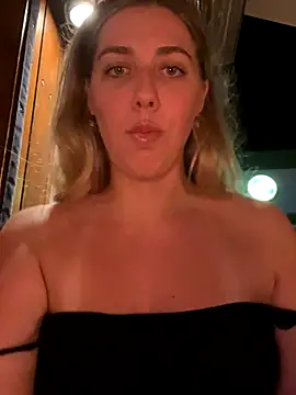 Snapshot of louiseberkeley chatting on January 9, 2026, 10:40 am louiseberkeley online show from January 9, 2026, 10:40 am