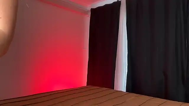 Snapshot of louiseberkeley chatting on February 12, 2026, 5:46 am louiseberkeley online show from February 12, 2026, 5:46 am