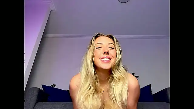 Snapshot of louiseberkeley chatting on February 25, 2026, 12:31 am louiseberkeley online show from February 25, 2026, 12:31 am