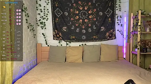 Bekky Hammon online show from September 30, 2025, 3:33 am