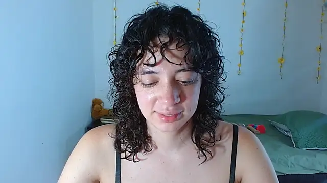 sajecrismaa online show from February 2, 2026, 9:24 pm