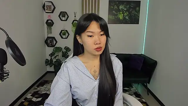 LunaPurrr online show from October 23, 2025, 1:05 am