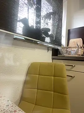 imooLoov online show from October 27, 2025, 1:04 pm