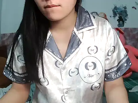 Linda-24 online show from April 13, 2026, 8:25 pm