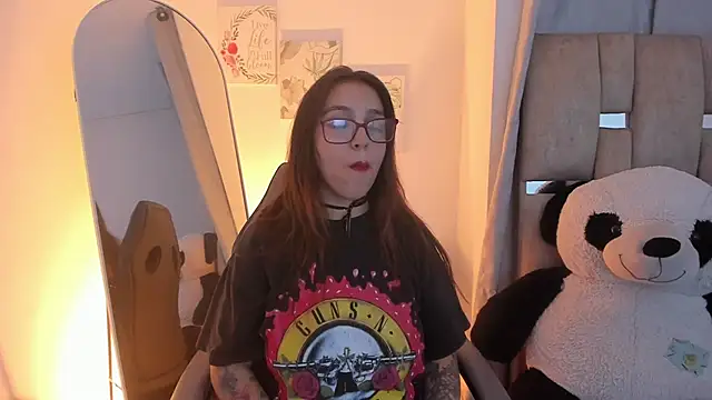 JulianaCarter online show from November 15, 2025, 7:54 pm