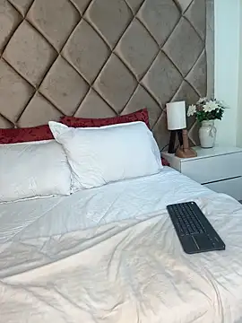 AngelinaDuvall online show from April 10, 2026, 9:58 am