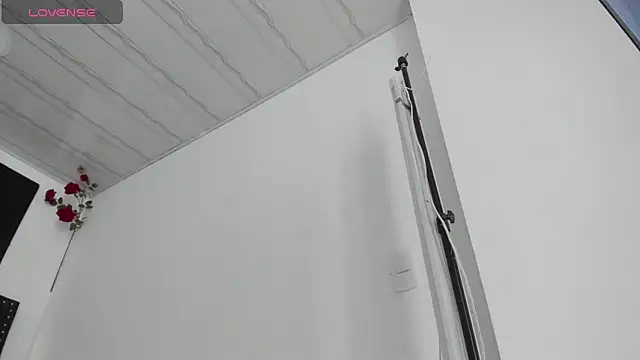 ScarlettVell online show from October 15, 2025, 7:47 pm