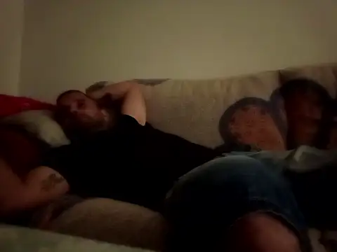 Snapshot of Feistysausage chatting on October 8, 2025, 8:28 pm Feistysausage online show from October 8, 2025, 8:28 pm