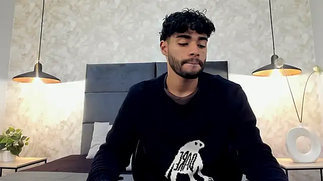 RaphaelDufort online show from December 3, 2025, 11:58 pm