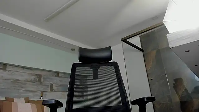 RaphaelDufort online show from December 13, 2025, 7:53 pm