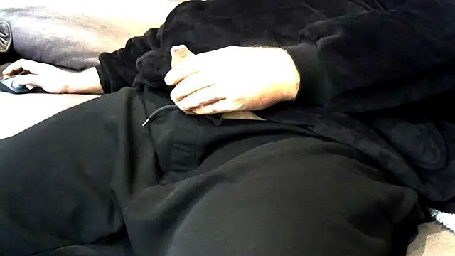 Snapshot of tommyj1988 chatting on October 22, 2025, 8:03 am tommyj1988 online show from October 22, 2025, 8:03 am