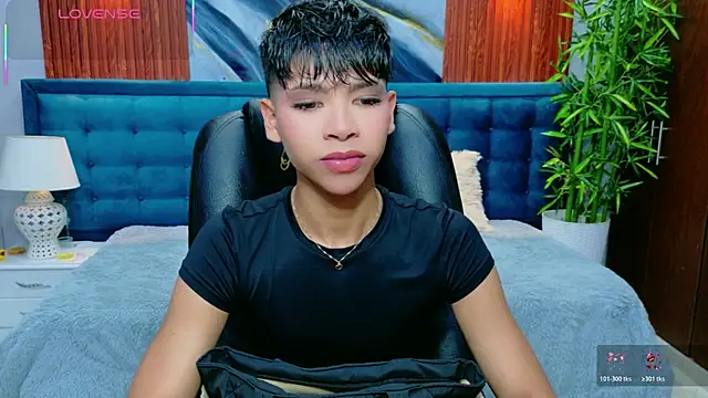Snapshot of dilan_911 chatting on May 26, 2026, 6:37 pm dilan 911 online show from May 26, 2026, 6:37 pm