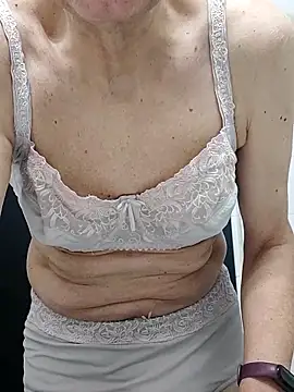 Emily de Carla online show from February 16, 2026, 7:37 am