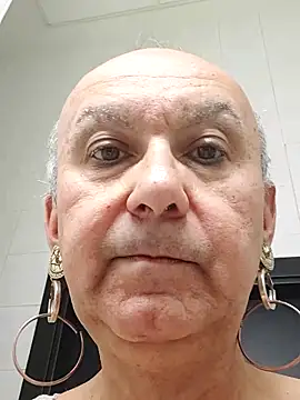 Emily de Carla online show from May 26, 2026, 6:31 am