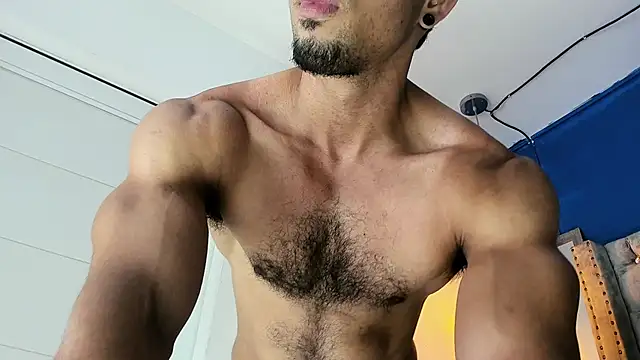 Snapshot of latinhotmuscle chatting on March 5, 2026, 2:24 pm latinhotmuscle online show from March 5, 2026, 2:24 pm