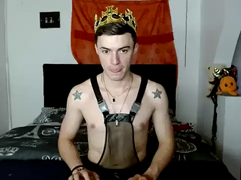 Snapshot of Ken_bigcock77 chatting on October 17, 2025, 12:58 am Ken bigcock77 online show from October 17, 2025, 12:58 am