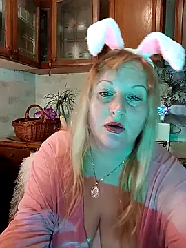 XHelenaX90 online show from April 3, 2026, 6:28 pm