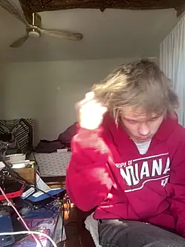 XanderOzzz online show from February 13, 2026, 7:21 pm