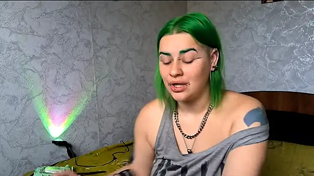 Snapshot of NeonNectar_ chatting on October 15, 2025, 9:31 am NeonNectar  online show from October 15, 2025, 9:31 am